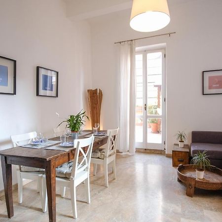 Spacious Apartment With Big Terrace At Colosseum Roma Eksteriør bilde