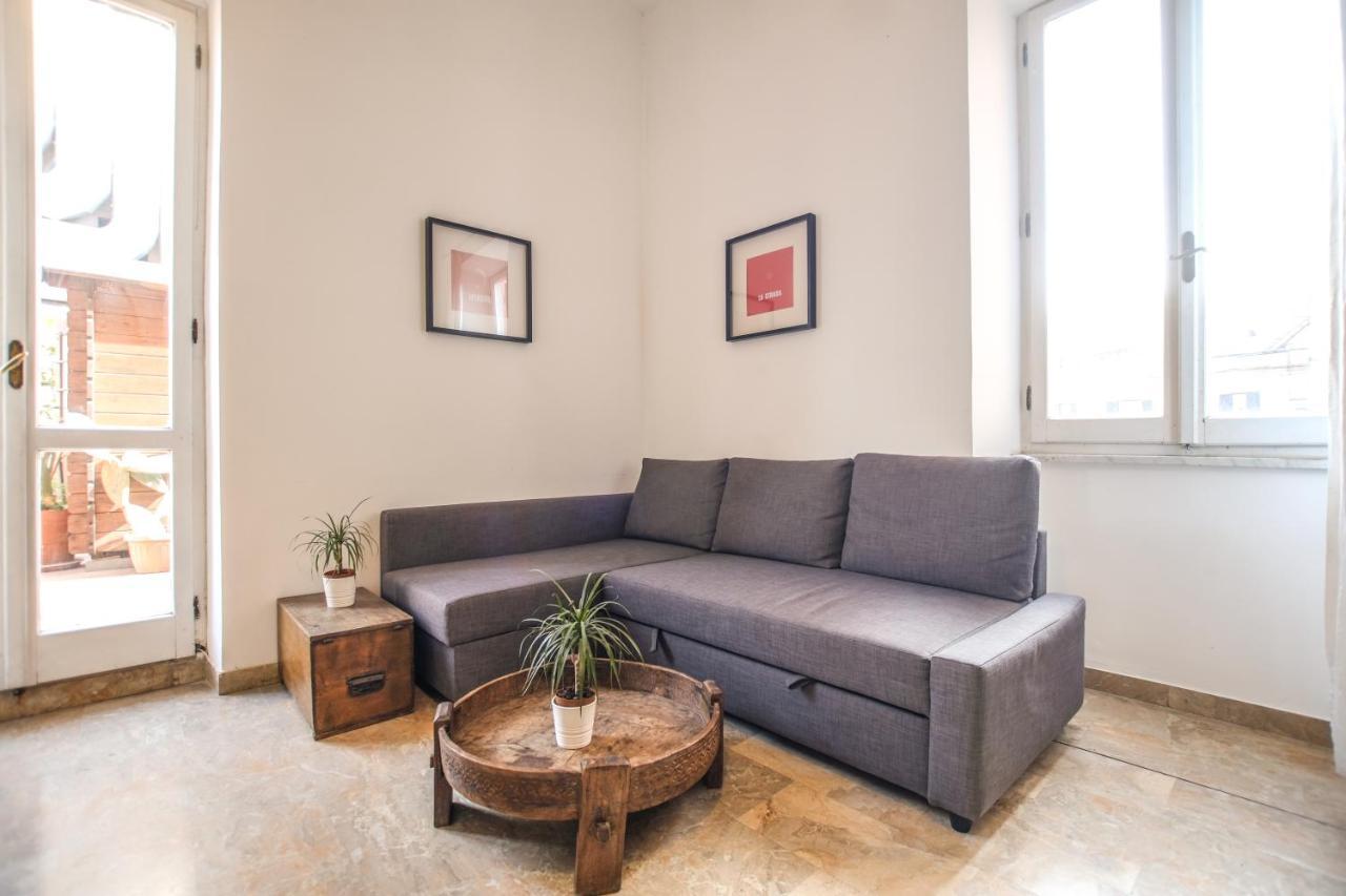 Spacious Apartment With Big Terrace At Colosseum Roma Eksteriør bilde