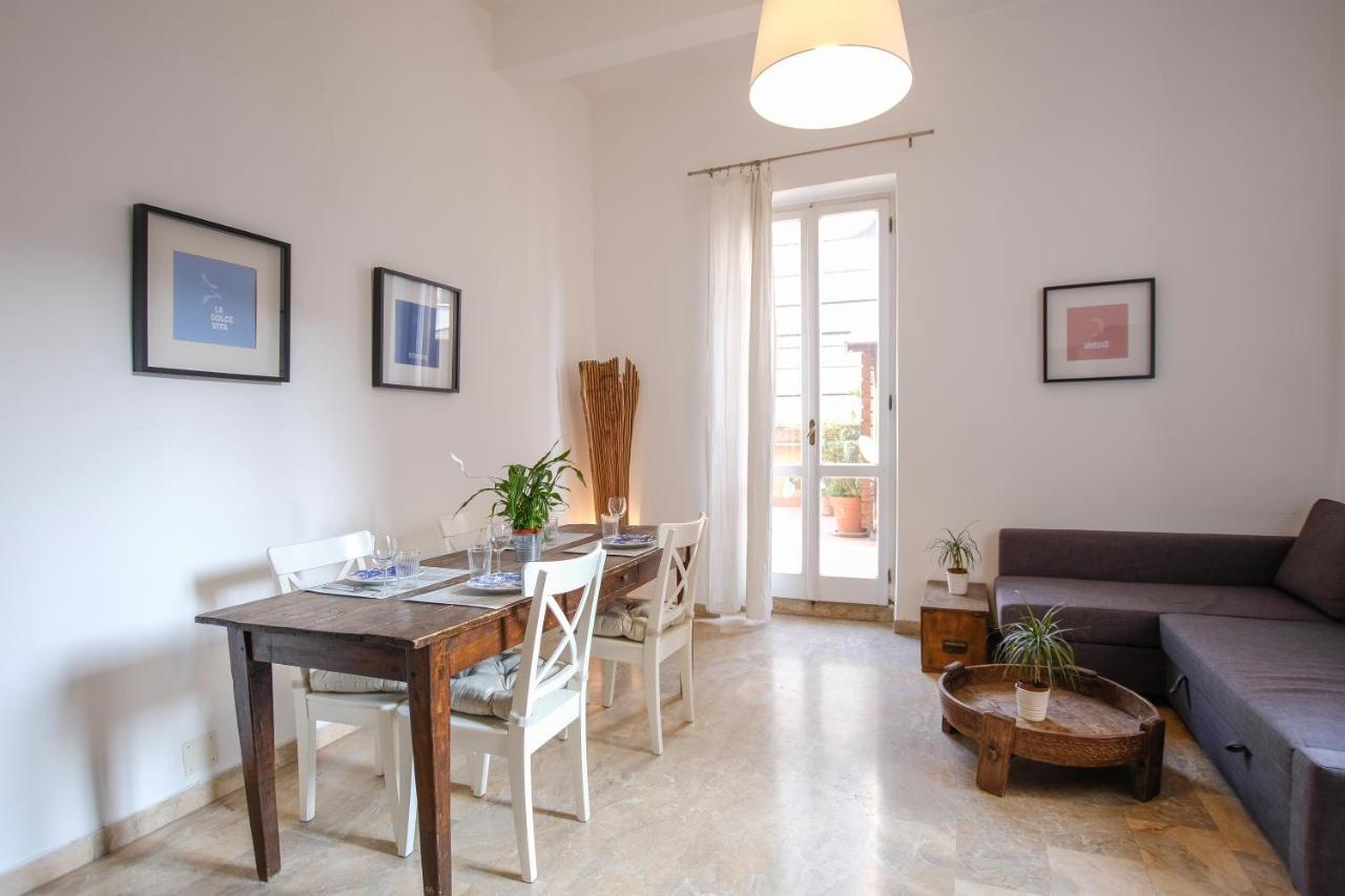 Spacious Apartment With Big Terrace At Colosseum Roma Eksteriør bilde