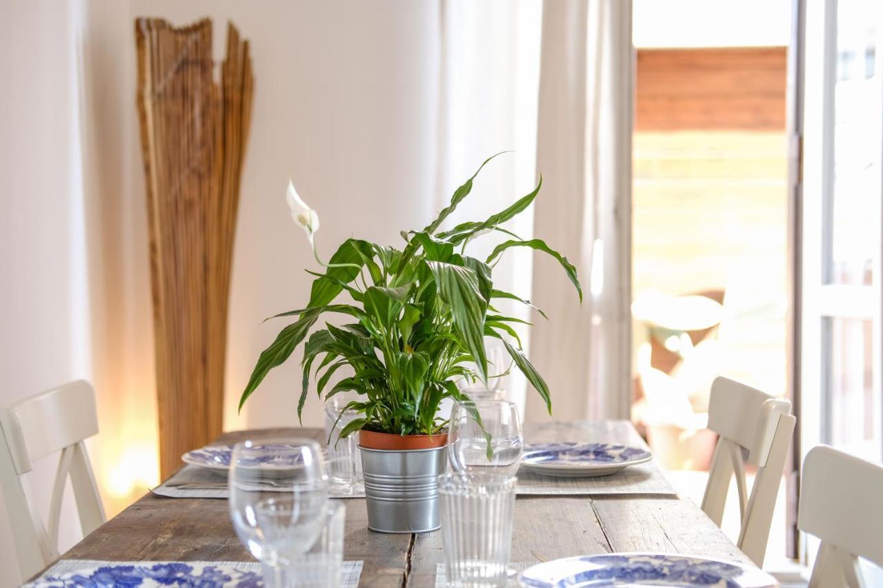 Spacious Apartment With Big Terrace At Colosseum Roma Eksteriør bilde