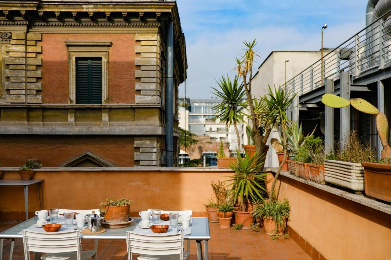 Spacious Apartment With Big Terrace At Colosseum Roma Eksteriør bilde