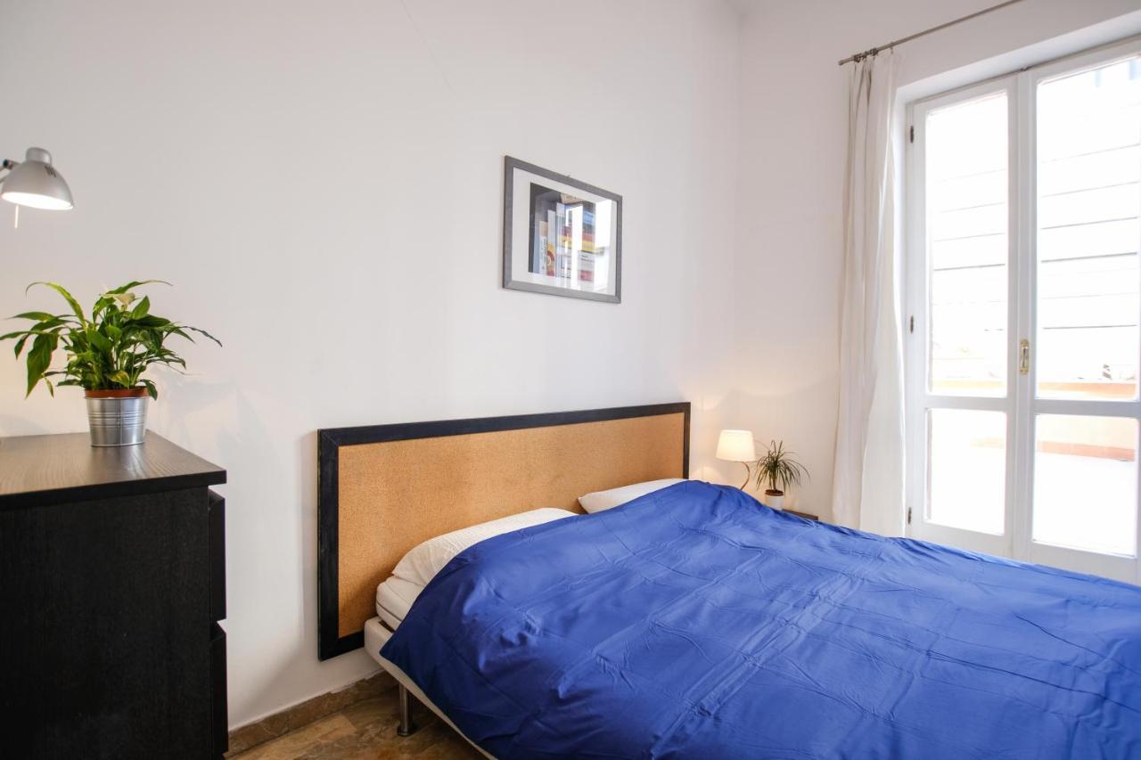 Spacious Apartment With Big Terrace At Colosseum Roma Eksteriør bilde