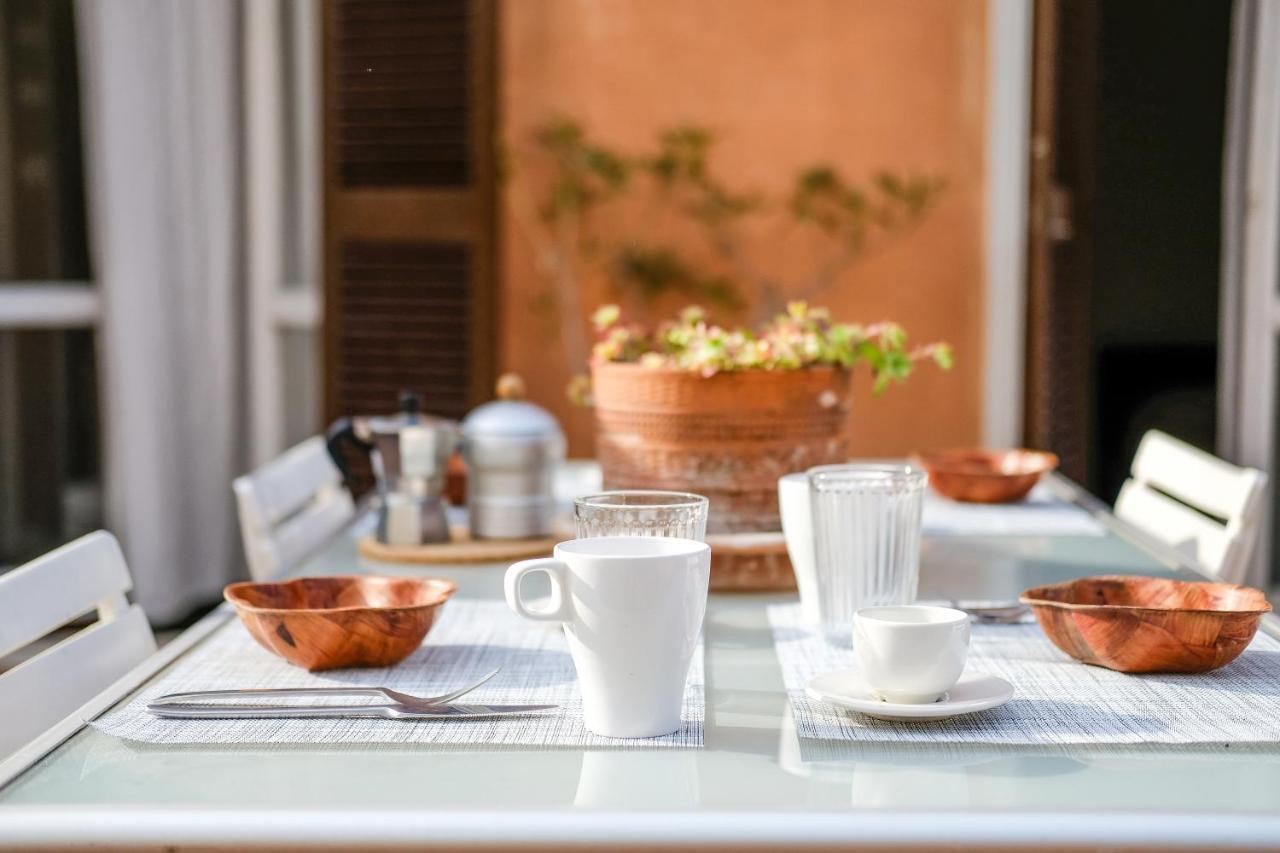 Spacious Apartment With Big Terrace At Colosseum Roma Eksteriør bilde