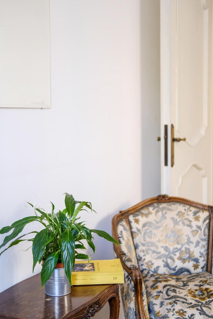 Spacious Apartment With Big Terrace At Colosseum Roma Eksteriør bilde