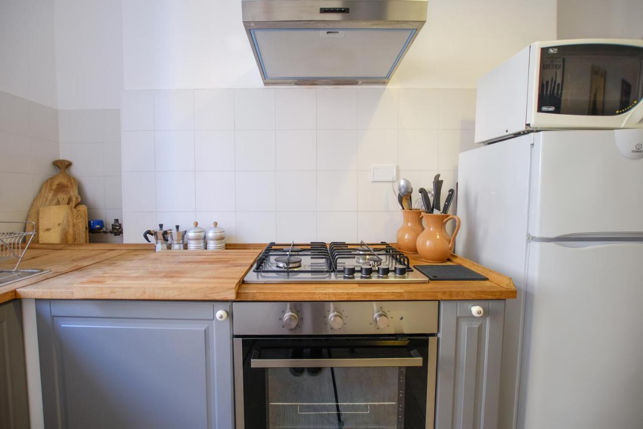 Spacious Apartment With Big Terrace At Colosseum Roma Eksteriør bilde