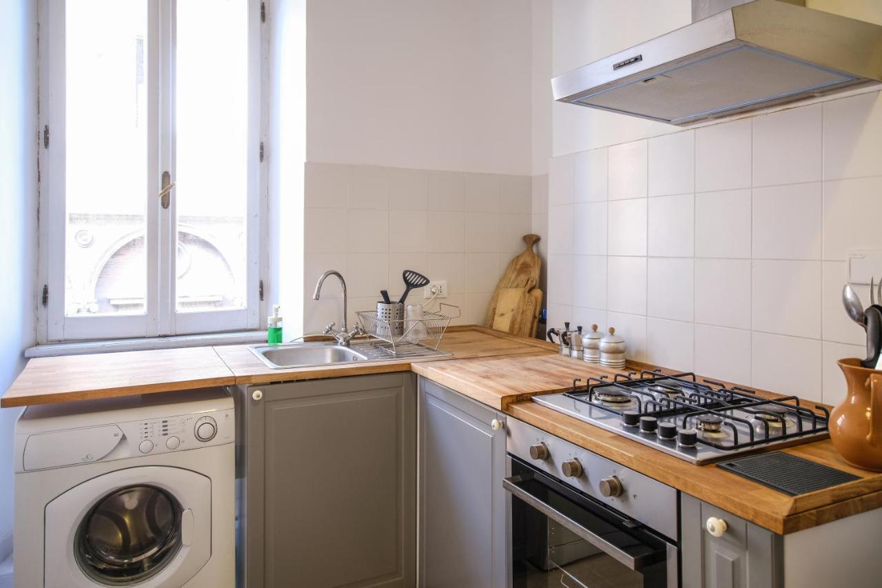 Spacious Apartment With Big Terrace At Colosseum Roma Eksteriør bilde