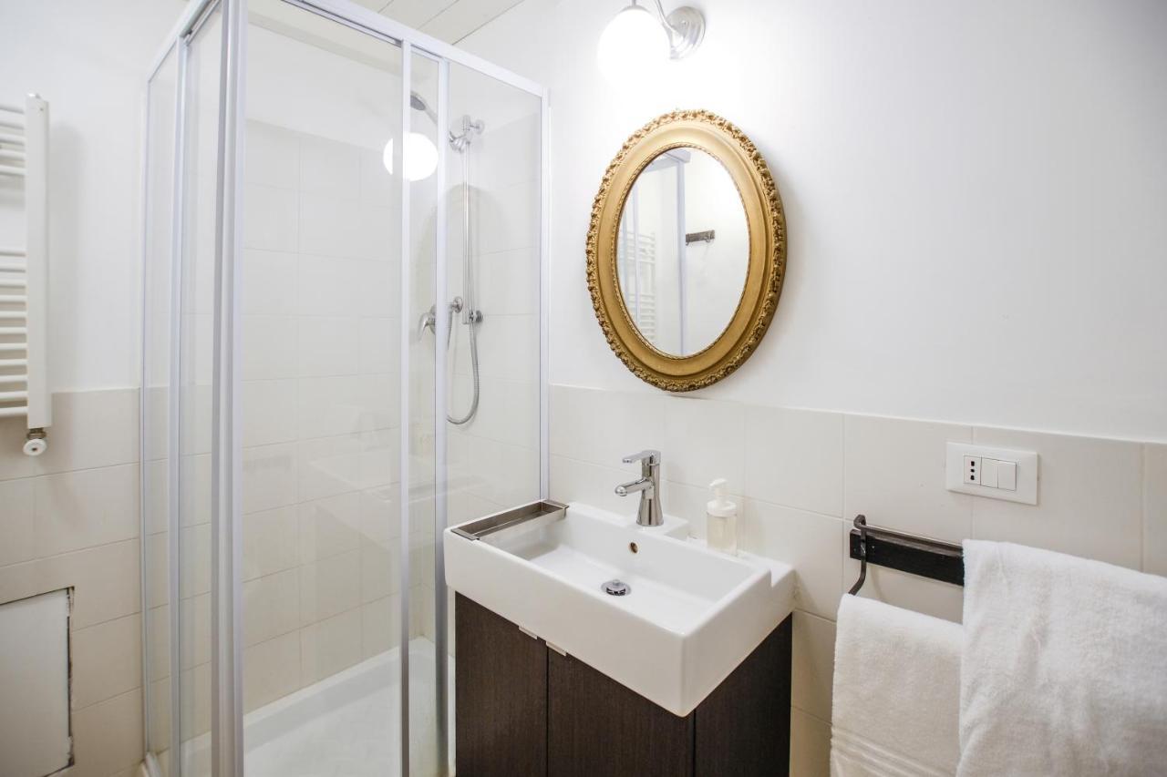 Spacious Apartment With Big Terrace At Colosseum Roma Eksteriør bilde